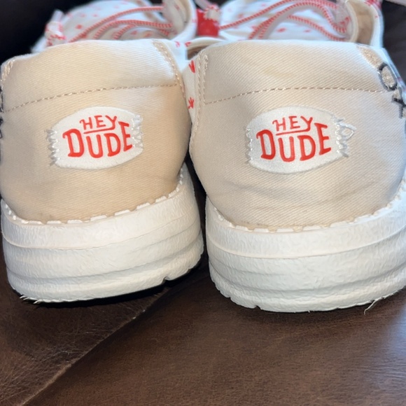 Hey Dude Wendy Hearts women’s size 9 wide - Picture 4 of 5